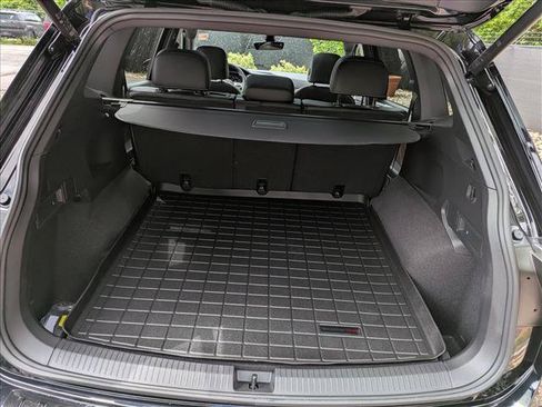 Certified 2024 Volkswagen Tiguan SEL R-Line w/ MDO Package, Two-Row AWD/4WD image 20