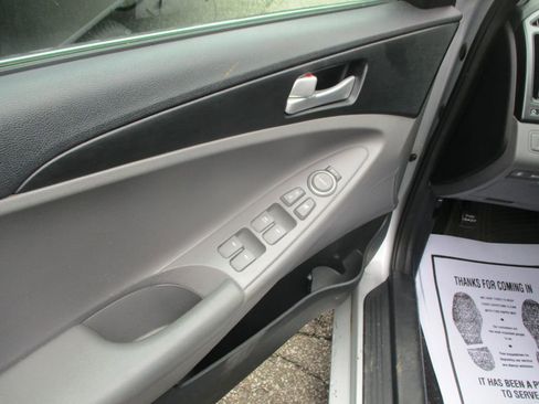 Used 2011 Hyundai Sonata GLS image 10