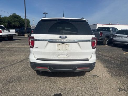 Used 2019 Ford Explorer XLT w/ Equipment Group 202A FWD image 3
