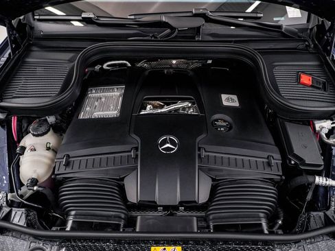 Used 2026 Mercedes-Benz Maybach GLS 600 4MATIC image 43
