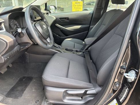 Used 2025 Toyota Corolla LE FWD image 21