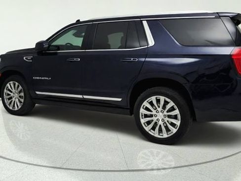 Used 2023 GMC Yukon Denali AWD/4WD image 3