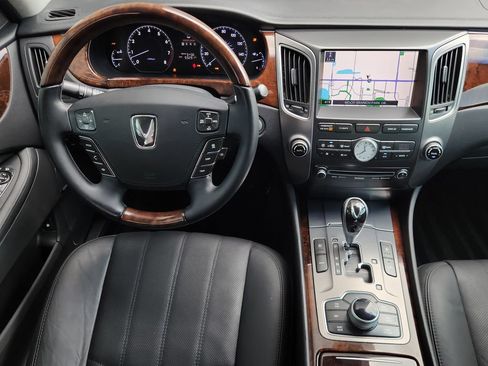 Used 2013 Hyundai Equus Signature RWD image 28