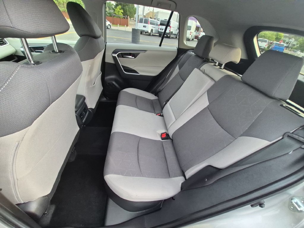 Used 2025 Toyota RAV4 XLE AWD/4WD image 22