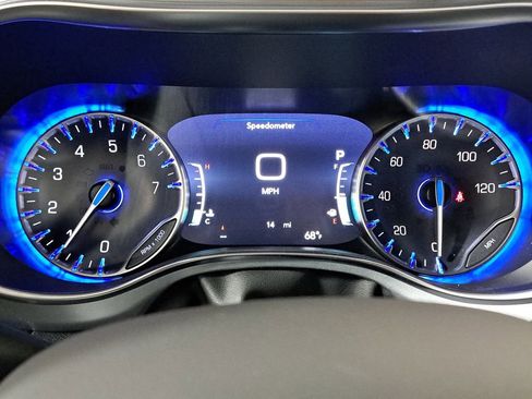 New 2026 Chrysler Pacifica Limited image 17