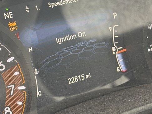 Used 2023 Jeep Compass Latitude image 4