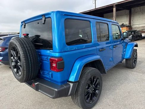 Used 2024 Jeep Wrangler Unlimited Sahara AWD/4WD image 5