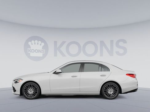 Used 2024 Mercedes-Benz C 300 4MATIC Sedan image 2