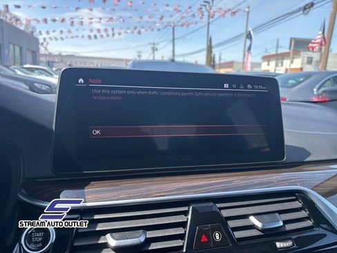 Used 2022 BMW 530i xDrive 530i xDrive w/ M Sport Package image 33