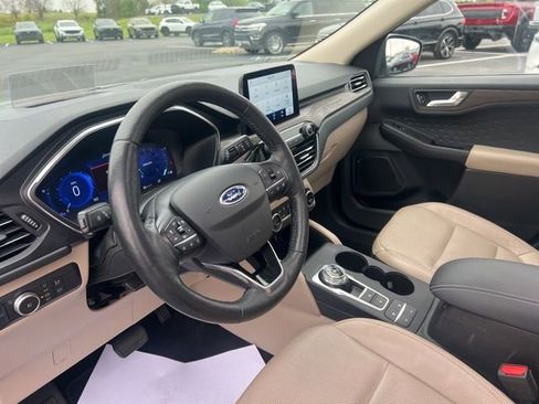 Used 2020 Ford Escape Titanium w/ Titanium Premium Package 2.0 AWD/4WD image 27