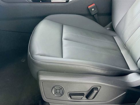 New 2025 Audi Q5 Premium image 17