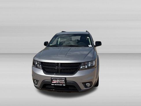 Used 2019 Dodge Journey SE w/ Blacktop Package FWD image 9