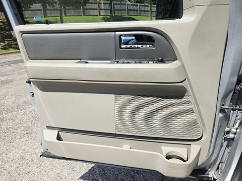 Used 2014 Ford Expedition XLT w/ Leather Seating Package AWD/4WD image 21