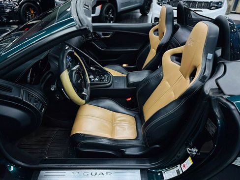 Used 2016 Jaguar F-TYPE R image 33