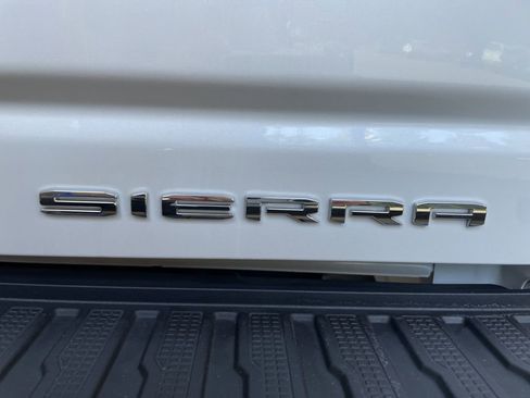 Used 2025 GMC Sierra 2500 Denali w/ Denali Reserve Package AWD/4WD image 8