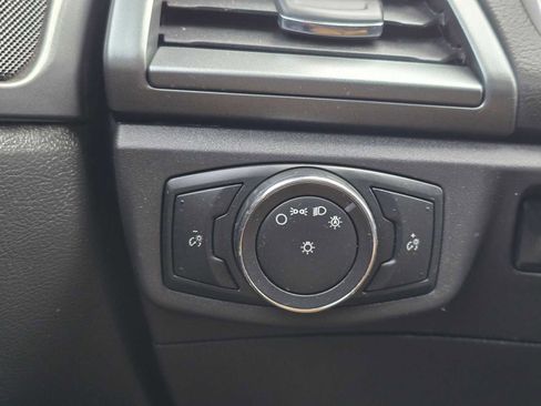 Used 2015 Ford Fusion SE image 32