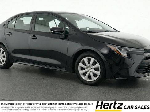 Used 2025 Toyota Corolla LE image 1