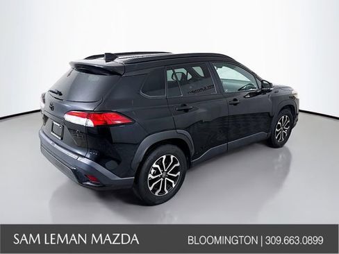 Used 2024 Toyota Corolla Cross AWD Hybrid w/ Moonroof Package image 7