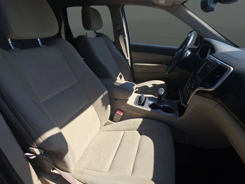 Used 2015 Jeep Grand Cherokee Laredo AWD/4WD image 14
