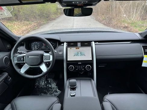 New 2026 Land Rover Discovery S AWD/4WD image 26