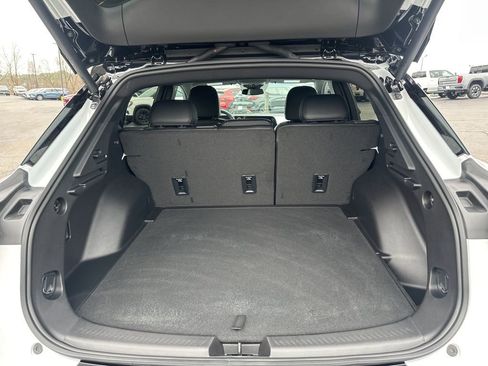 Used 2025 Chevrolet Equinox EV LT FWD image 9