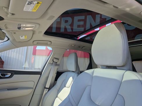 Used 2023 Volvo XC60 B6 Ultimate w/ Climate Package image 15