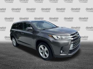 Used 2018 Toyota Highlander Limited FWD video 2