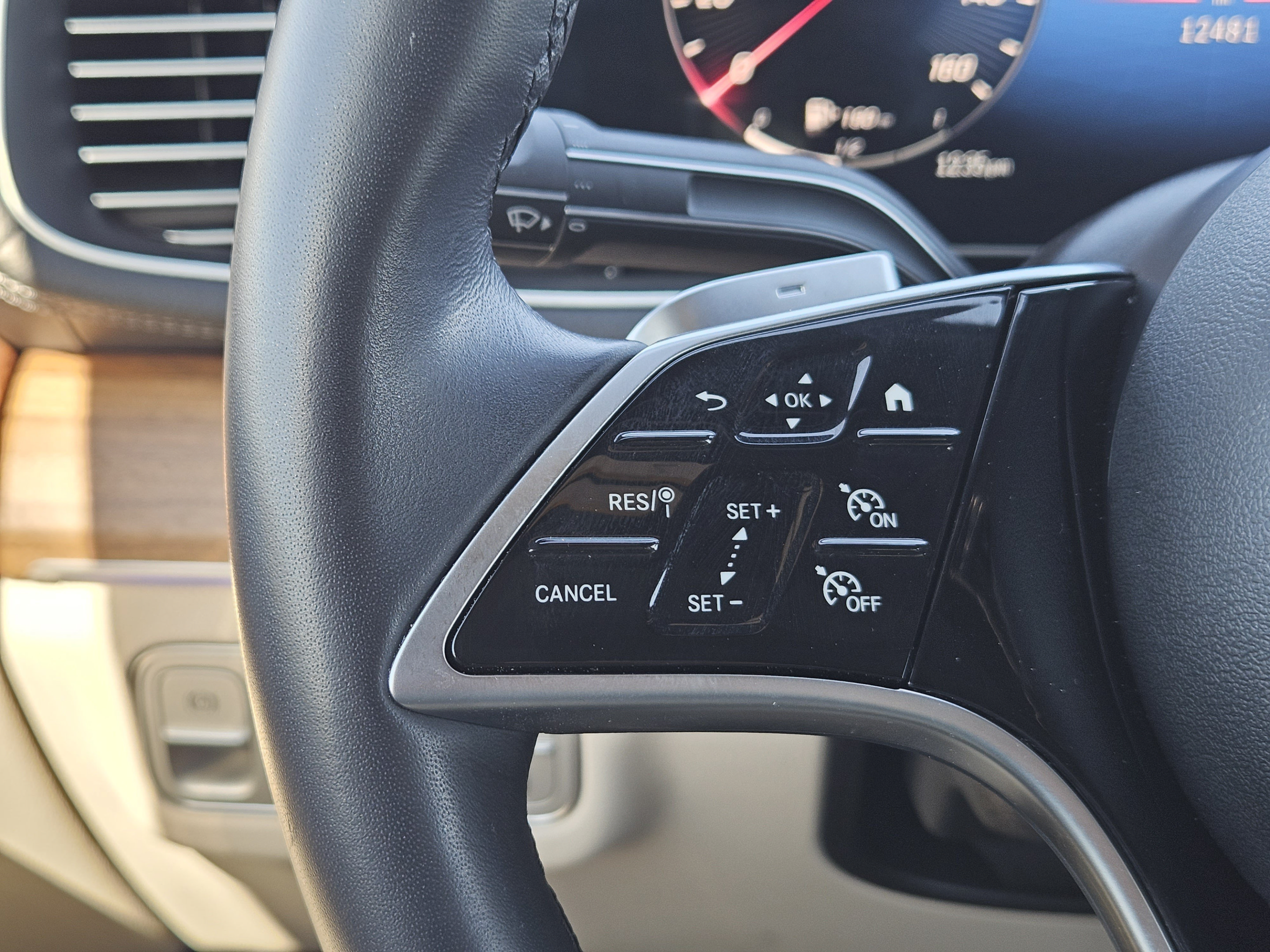 Certified 2026 Mercedes-Benz GLE 450 4MATIC Coupe image 28