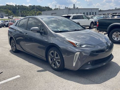 Used 2022 Toyota Prius XLE FWD image 1