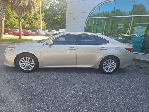 Used 2015 Lexus ES 350 w/ Premium Package FWD image 2