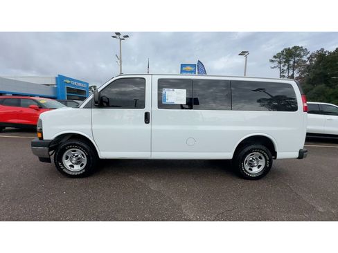 Used 2019 Chevrolet Express 3500 LT w/ LT Preferred Equipment Group image 5