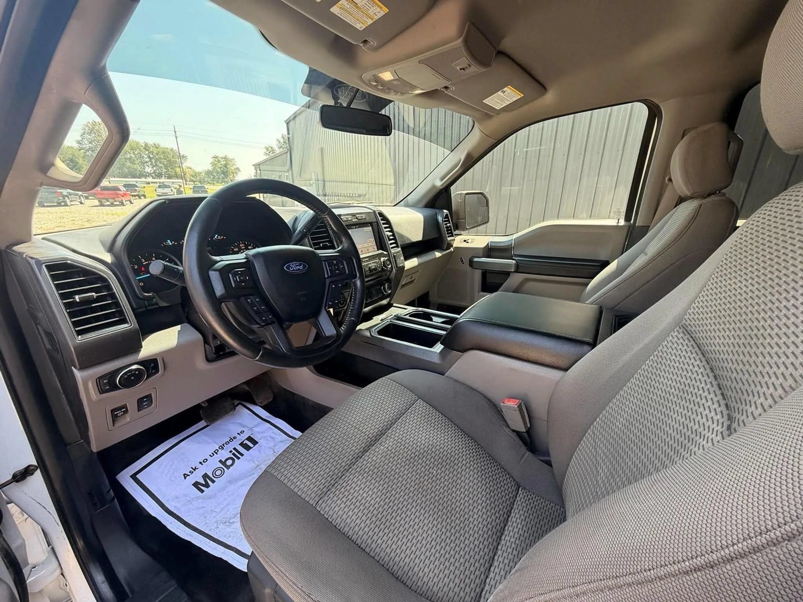 Used 2018 Ford F150 XLT w/ Equipment Group 302A Luxury AWD/4WD image 9