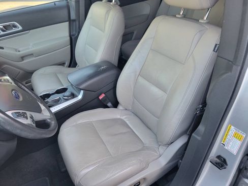 Used 2015 Ford Explorer XLT w/ Equipment Group 202B AWD/4WD image 7