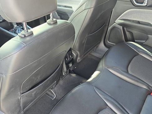 Used 2022 Jeep Compass Latitude image 12