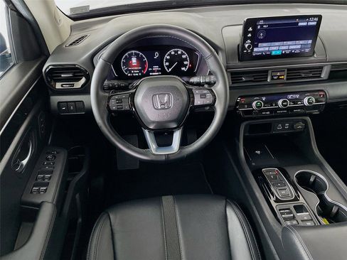 Certified 2025 Honda Pilot Touring image 29