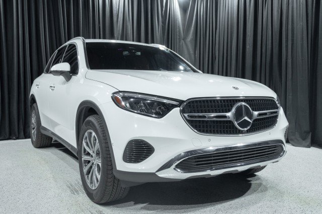 Certified 2026 Mercedes-Benz GLC 300 image 3