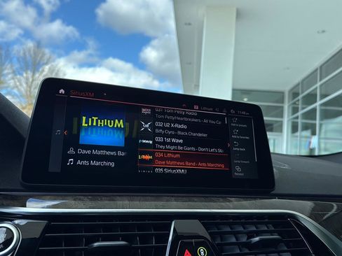 Used 2021 BMW 540i w/ M Sport Package image 22