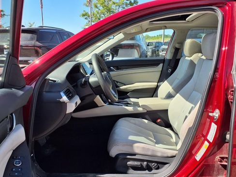 Used 2020 Honda Accord EX image 13