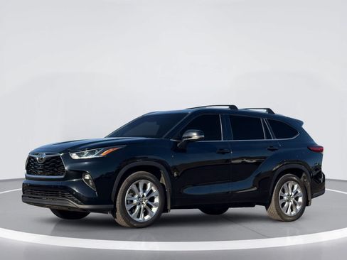 Used 2020 Toyota Highlander Limited AWD/4WD image 2