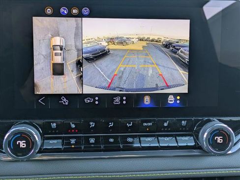 Used 2025 Chevrolet Colorado ZR2 w/ Midnight Edition image 15