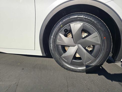 Certified 2023 Toyota Prius Prime SE image 9