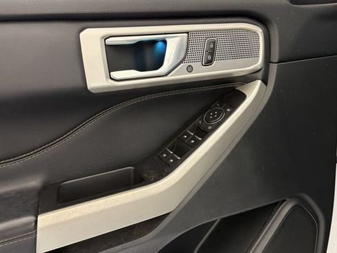 Used 2022 Ford Explorer Limited RWD image 21