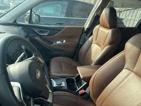 Used 2019 Subaru Forester Touring image 7