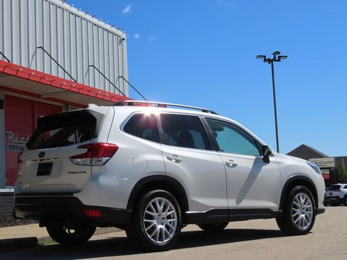 Used 2022 Subaru Forester Limited w/ Popular Package #3 image 5