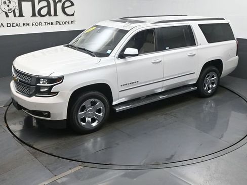 Used 2017 Chevrolet Suburban LT w/ LT Signature Package image 45