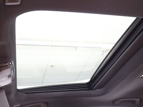 Used 2025 BMW 330i xDrive Sedan w/ M Sport Package image 21