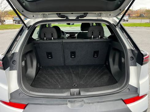 Used 2023 Chevrolet Bolt EUV LT image 11