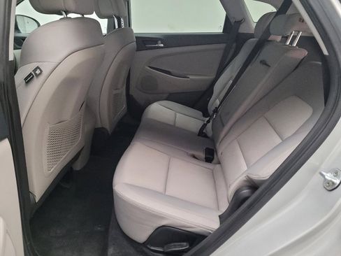 Used 2017 Hyundai Tucson SE image 18