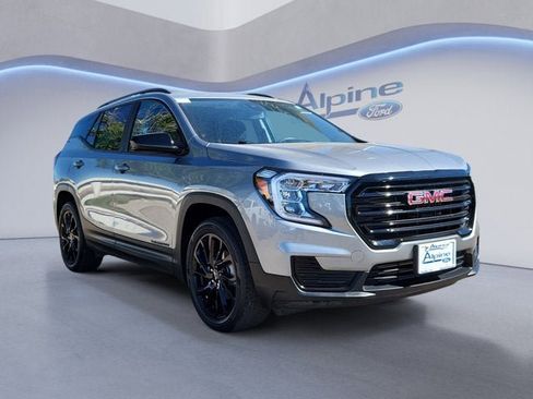 Used 2024 GMC Terrain SLE w/ Driver Convenience Package image 7