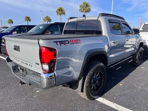 Used 2019 Toyota Tacoma TRD Off-Road AWD/4WD image 4